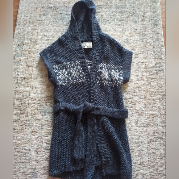 Between Me & You - Picture 1 of 6